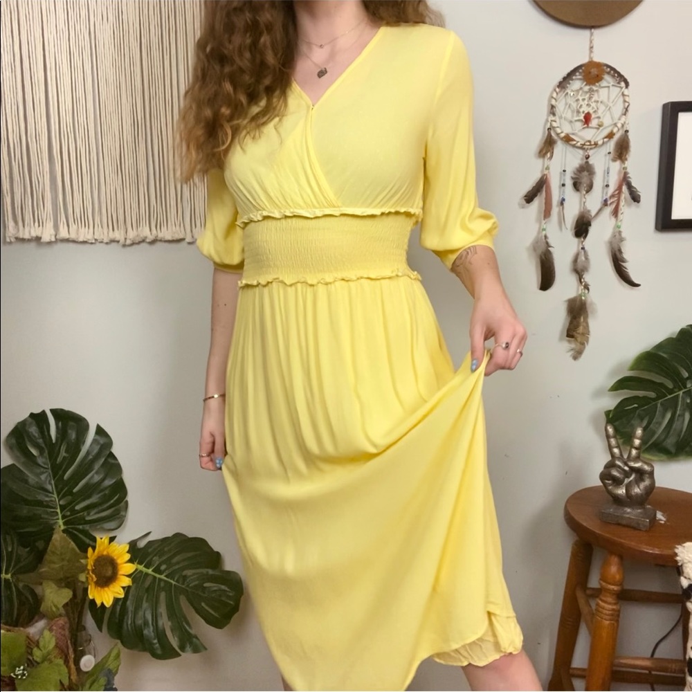 Élodie Yellow White Smocked Waist Midi Sundress with Sleeves Size Small